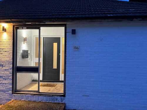 Thorpe Guest House 4 bedroom 2 bathroom near London Heathrow Airport