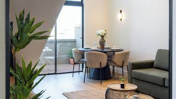 Apartment, 2 Double Beds, Pool Access, Ocean View (Villa Italia) | Dining