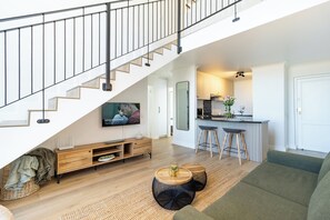 Appartement, 2 lits doubles, accès piscine, vue océan (Villa Italia) | Coin séjour