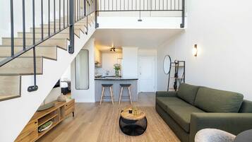 Apartment, 2 Double Beds, Pool Access, Ocean View (Villa Italia) | Living area | 42-inch flat-screen TV with digital channels