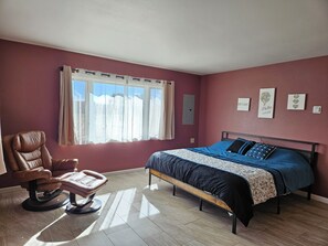 3 chambres, fer et planche à repasser, Wi-Fi gratuit, draps fournis