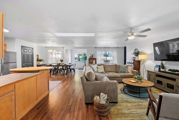 テレビ、書斎 / ワークスペース