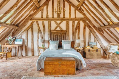 Historic property with swimming pool and park, between Paris and Rouen, near Giverny