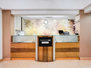 Hus | Reception