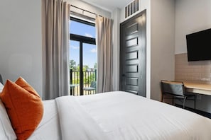 Studio, 2 Queen Beds | Iron/ironing board, free WiFi, bed sheets