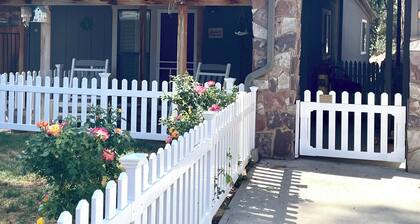 Charming bungalow in peaceful Prescott National Forest with AC