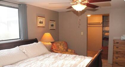 Charming bungalow in peaceful Prescott National Forest with AC