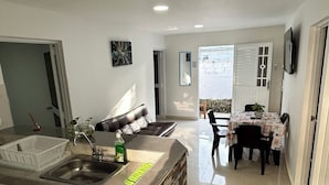 Familielejlighed - 3 soveværelser - terrasse | Privat køkken