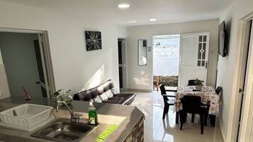 Familielejlighed - 3 soveværelser - terrasse | Privat køkken