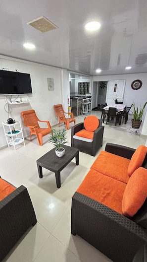 Family Apartment, 2 Bedrooms, Patio | Living area | TV - POSADA ESTRELLA DEL MAR (San Andrés)