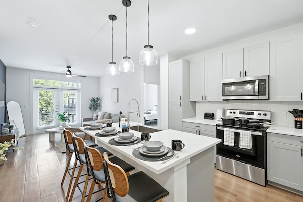 Fridge, microwave, oven, stovetop