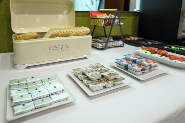 Free daily continental breakfast 