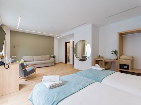 Suíte júnior, sacada, vista para a cidade | Comodidades do quarto. Hotel Emeté & Coworking by Airnest