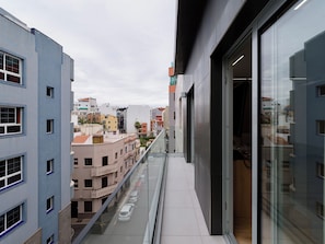 Junior Suite, Balcony, City View | Room amenity