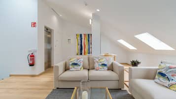Suite superior, vistes al pati | Equipament de l'habitació