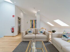 Superior-Suite, Blick auf den Innenhof | Zimmerausstattung