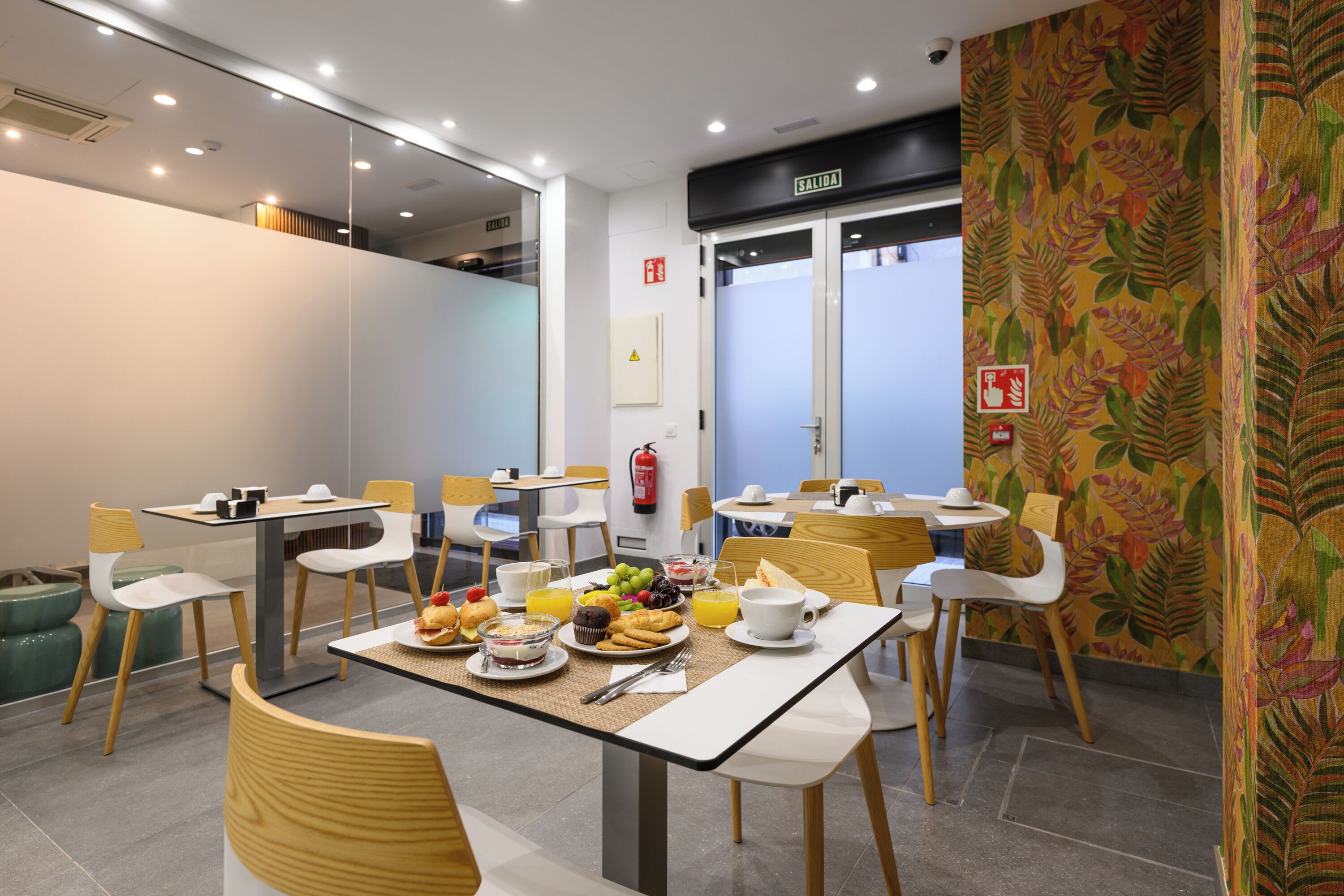 Free daily continental breakfast