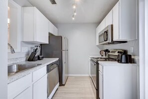 Private kitchen - Cushy 2BD Apt | Austin Texas (Austin)