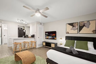 Modern & Central~XLstudio~5 min to Domain~F1 ready