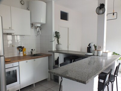 T2 5 min from Michelin & 10 min from center on foot - Quiet and central