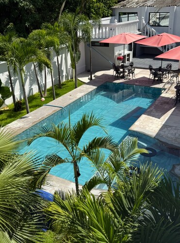 3-bedroom Ultimate Stay house in fabulous Tetecala Morelos, with pool and AC.