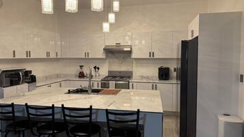 Microwave, oven, stovetop, coffee/tea maker