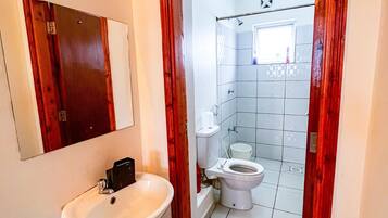 Dusche, Handtücher, Seife, Toilettenpapier