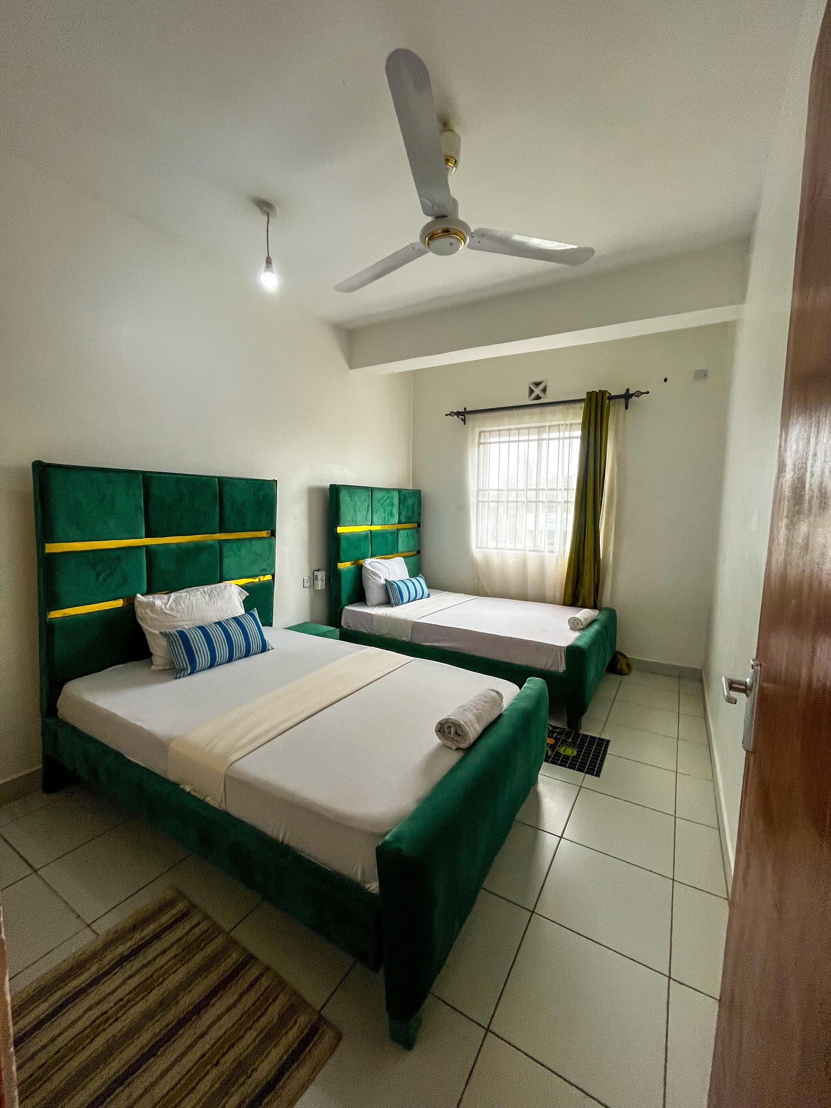 2 bedrooms, iron/ironing board, WiFi