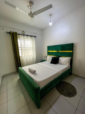 2 bedrooms, iron/ironing board, WiFi