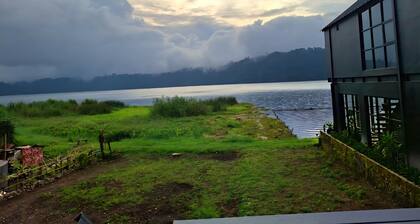 ARA Caravan Villa with Danau Buyan View