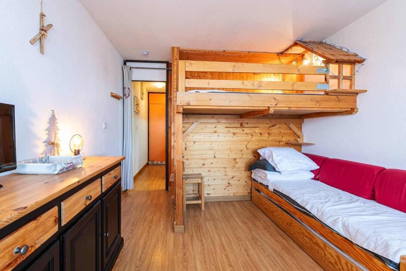 Tabla de planchar con plancha y wifi 