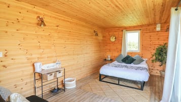 1 Schlafzimmer, individuell dekoriert, individuell eingerichtet