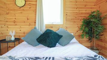 1 bedroom, individually decorated, individually furnished