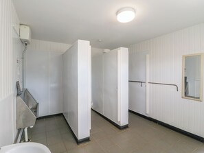 Interior - Bluebell Lodge (Battle)