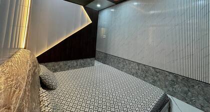 Ultra-Luxury 3BHK Stay Near Jaipur’s Iconic Forts & Monuments