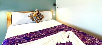 Private Villa with pool & tropical garden. 8 minutes' drive to Paje beach.