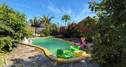 Private Villa with pool & tropical garden. 8 minutes' drive to Paje beach.
