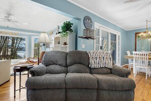 TV - Gorgeous View of Lake Nottely! (Blairsville)