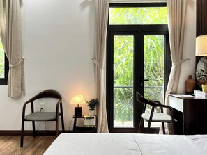 Luxury Double Room, City View | Hypo-allergenic bedding, soundproofing, free WiFi, bed sheets