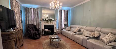TV, fireplace