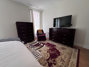 1 habitación, tabla de planchar con plancha, wifi y ropa de cama 