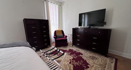 Private King Suite at Historic Governors Inn