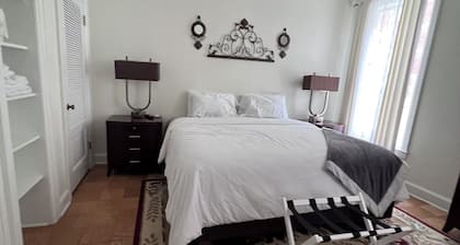 Private King Suite at Historic Governors Inn