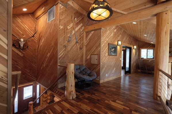 Cabin, Multiple Beds, Patio, Mountain View (Little Deschutes Wildlife Lodge) | Interior