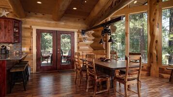 Cabin, Multiple Beds, Patio, Mountain View (Little Deschutes Wildlife Lodge) | Dining