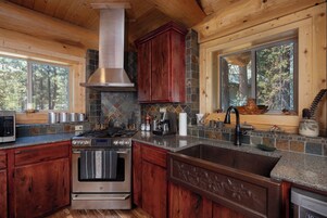 Cabin, Multiple Beds, Patio, Mountain View (Little Deschutes Wildlife Lodge) | Private kitchen | Fridge, microwave, coffee/tea maker