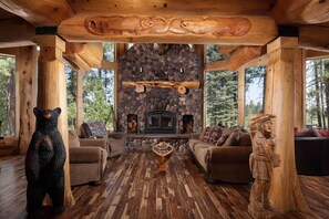 Cabin, Berbilang Katil, Patio, Mountain View (Little Deschutes Wildlife Lodge) | Bahagian dalam