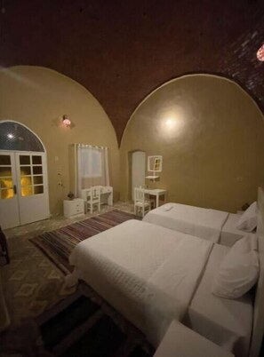 1 bedroom, Internet, bed sheets - Single Room with Garden View (West Bank)