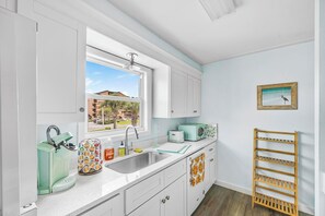 Frigorífic, microones, forn i placa de cuina 