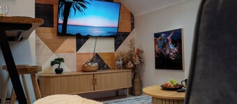Upbeat Jungle Loft Apartment